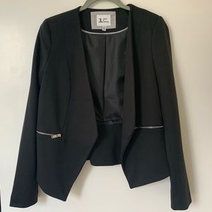 Fitted Cropped Blazer